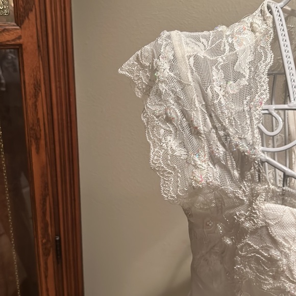 WHAT’S THERE NOT TO LOVE💕 - Picture 4 of 13